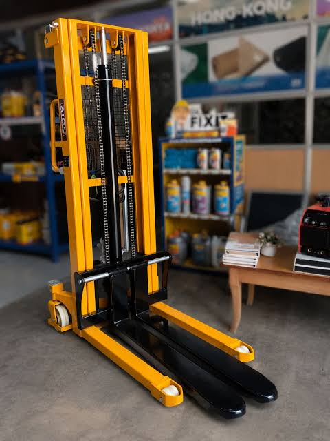 Hydrualic Lifting Stackers